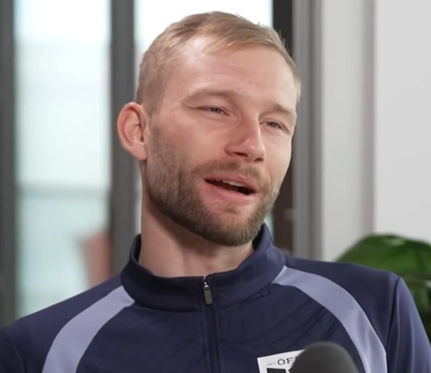 开云体育-莱默尔:续约更多意味着尊重;拜仁现在默契到甚至可以盲踢